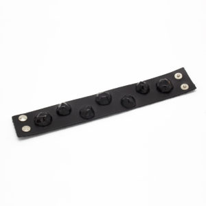 bracciale pelle borchie nero guiro